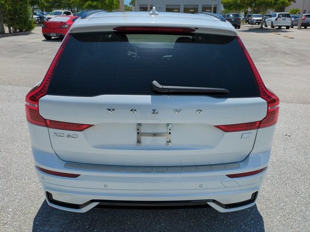 2024 Volvo XC60 Recharge Plug-In Hybrid Ultimate Dark Theme
