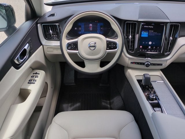 2025 Volvo XC60 Plug-In Hybrid Plus