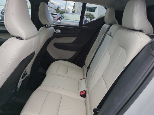 2023 Volvo XC40 Plus Bright Theme