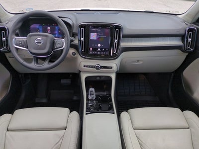 2023 Volvo XC40 Plus Bright Theme