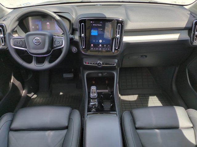 2023 Volvo XC40 Plus Dark Theme