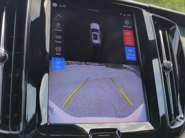 2023 Volvo XC60 Plus Bright Theme