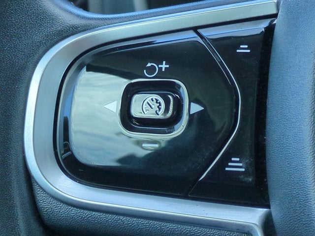 2023 Volvo XC60 Plus Bright Theme