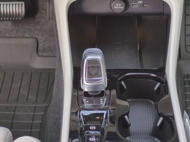 2026 Volvo XC40 Plus