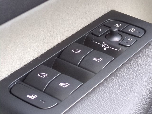 2026 Volvo XC40 Plus