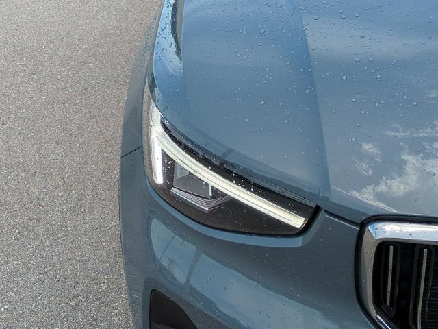 2023 Volvo XC40 Plus Bright Theme