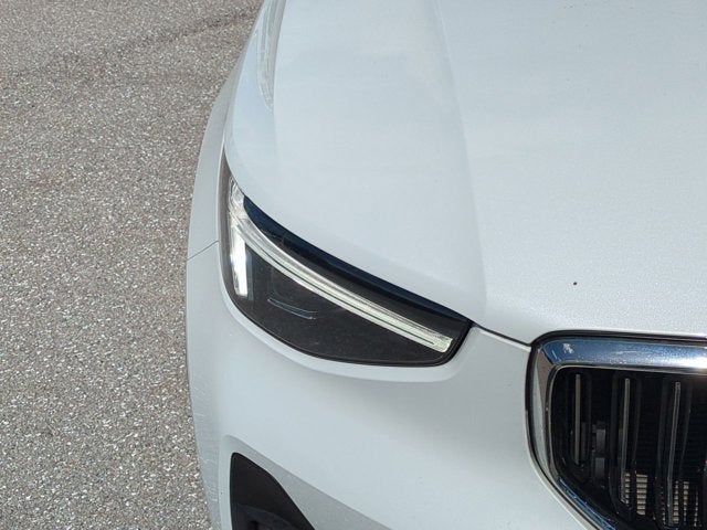 2023 Volvo XC40 Ultimate Bright Theme