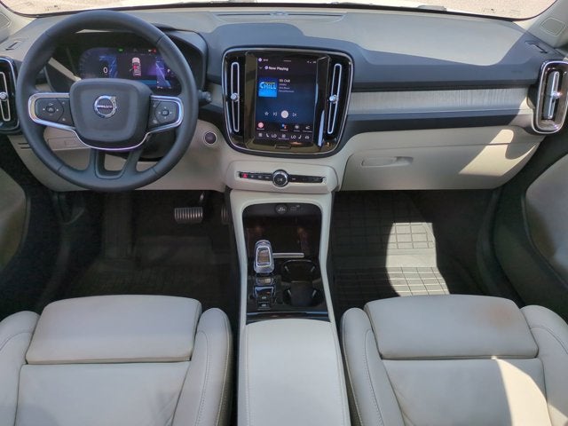 2023 Volvo XC40 Ultimate Bright Theme