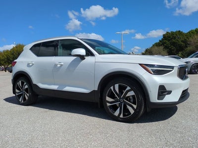 2023 Volvo XC40 Ultimate Bright Theme