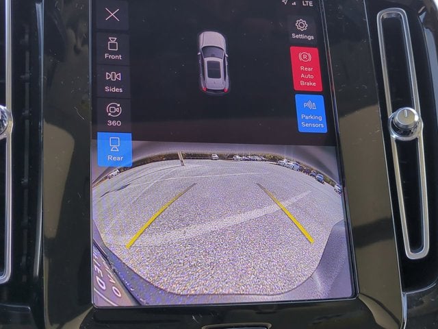 2023 Volvo XC40 Ultimate Bright Theme