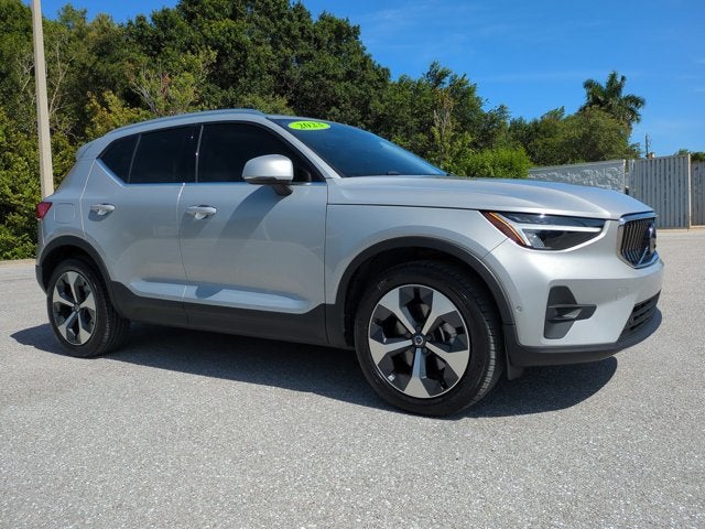 2023 Volvo XC40 Ultimate Bright Theme