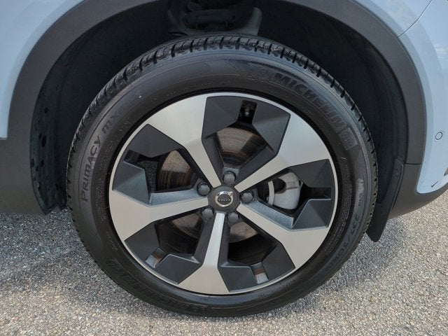 2024 Volvo XC40 Plus Dark Theme