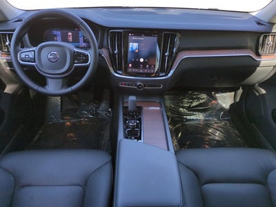 2025 Volvo V60 Cross Country Plus