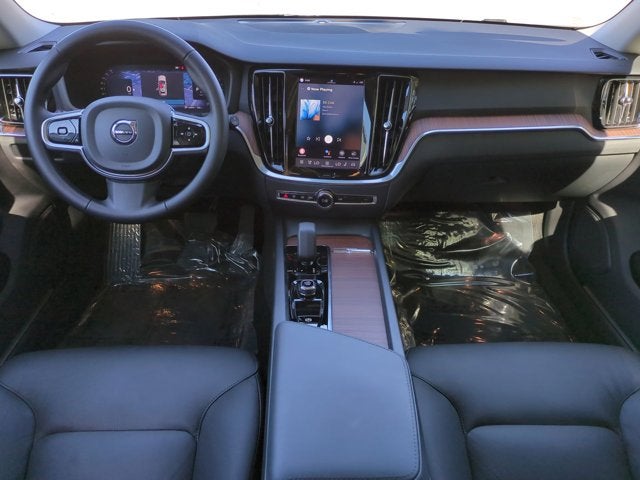 2025 Volvo V60 Cross Country Plus