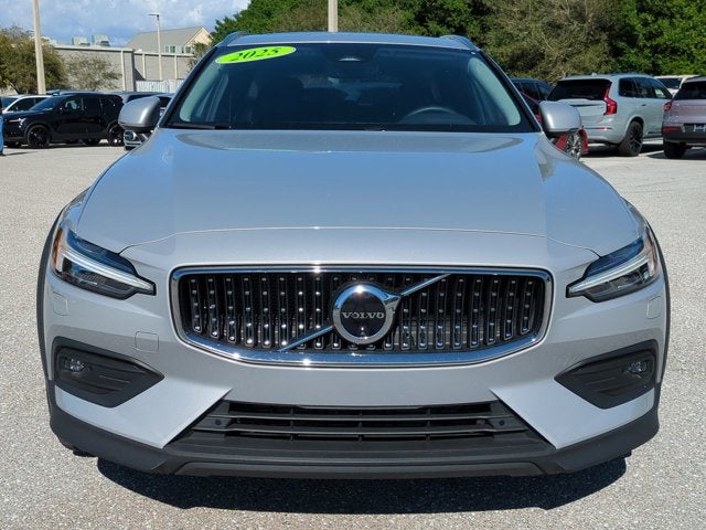 2025 Volvo V60 Cross Country Plus