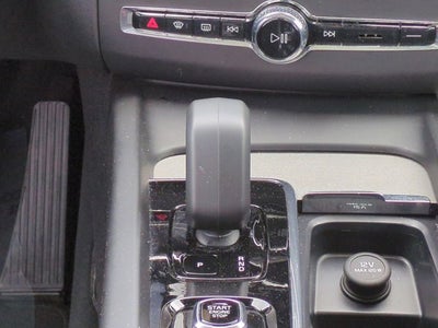 2025 Volvo XC60 Plus