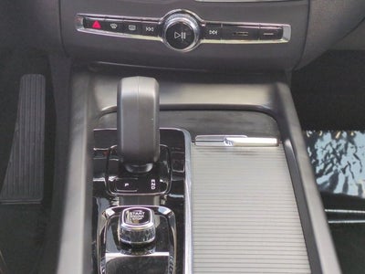 2025 Volvo XC60 Core
