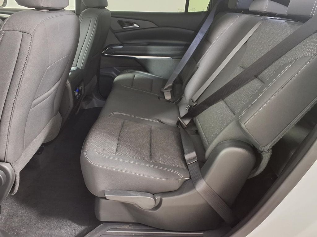 2024 Chevrolet Traverse LS