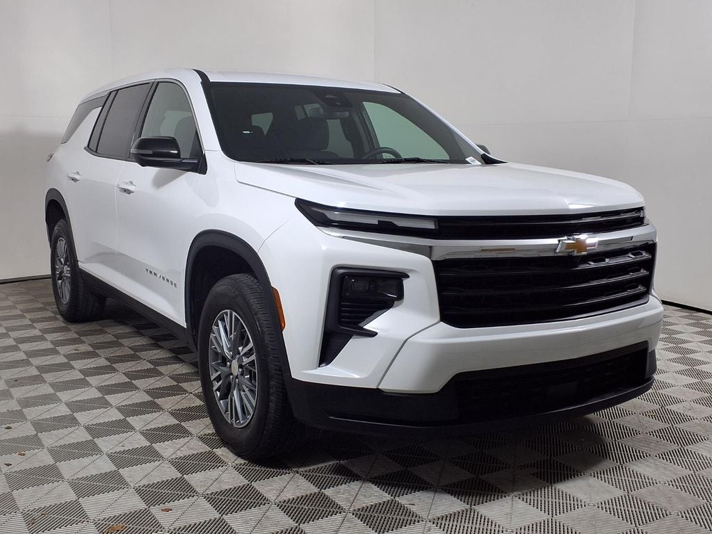 2024 Chevrolet Traverse LS