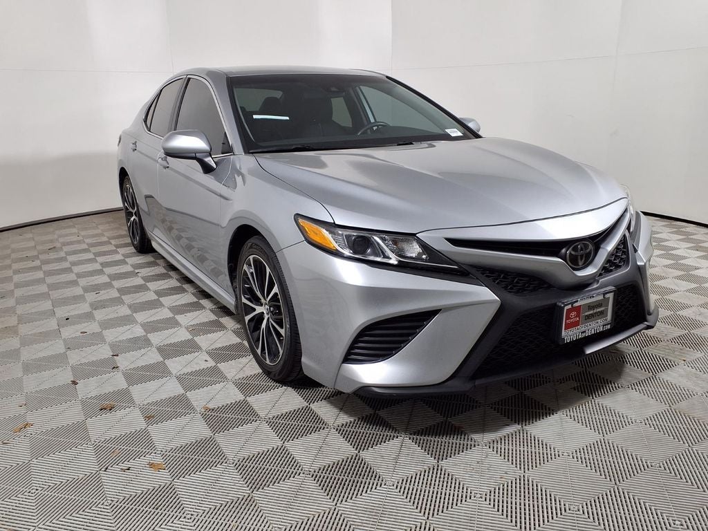 2020 Toyota Camry SE