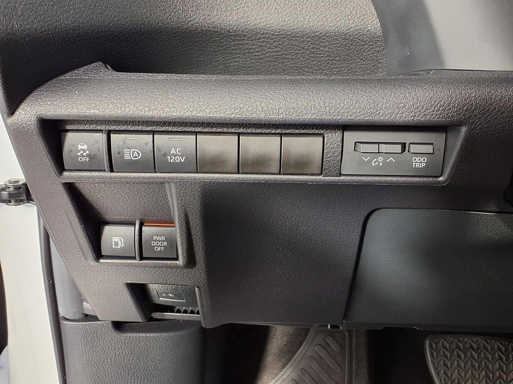 2025 Toyota Sienna XSE 7 Passenger