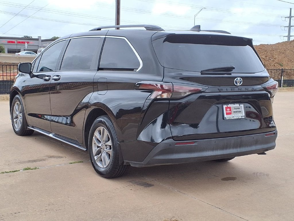 2024 Toyota Sienna XLE 8 Passenger