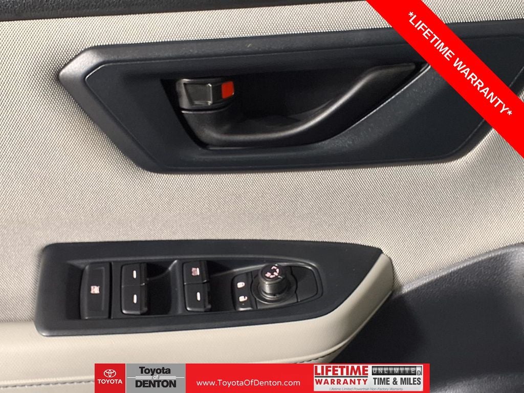 2025 Subaru Forester Base