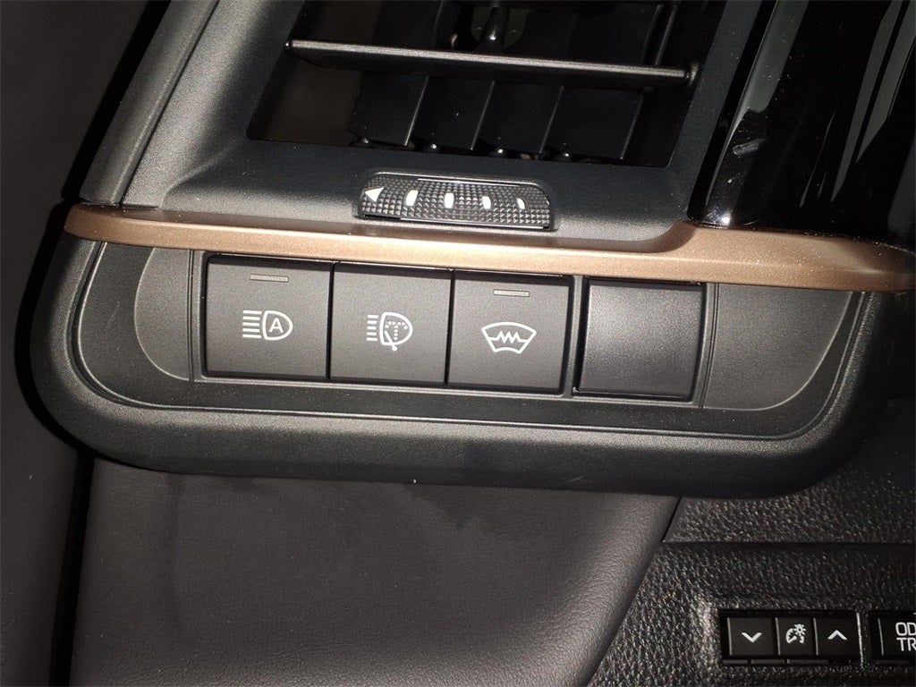 2025 Toyota Crown Signia Limited