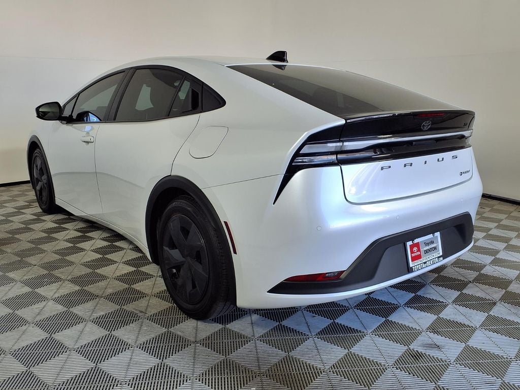 2026 Toyota Prius Plug-In Hybrid SE