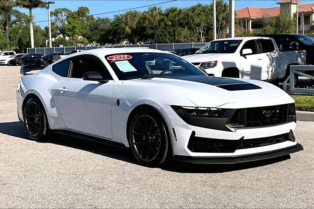 2025 Ford Mustang Dark Horse
