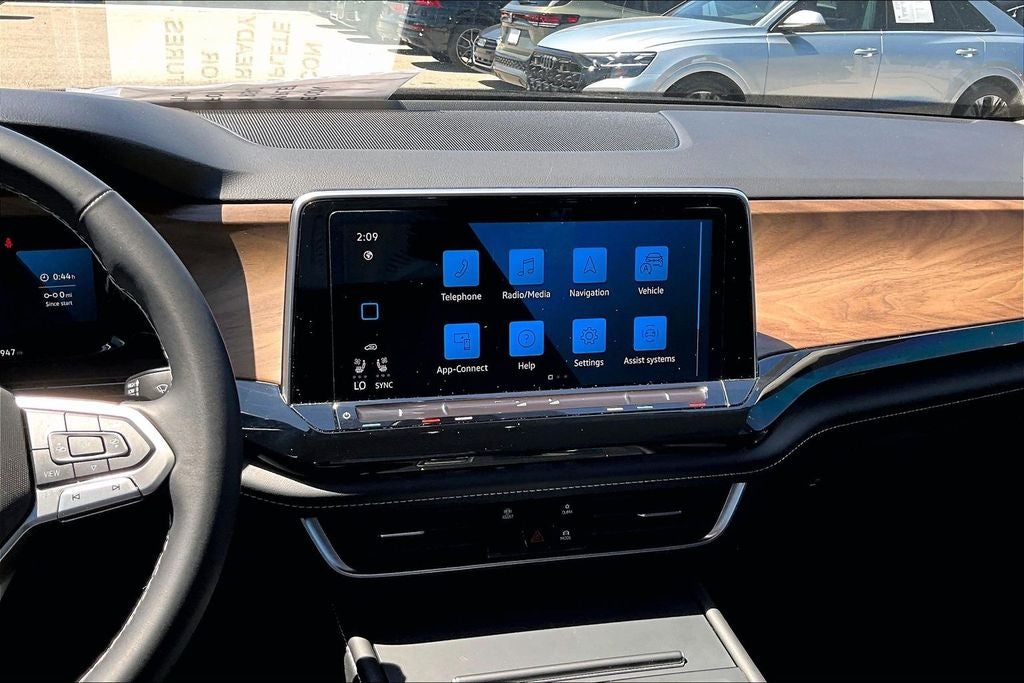 2024 Volkswagen Atlas 2.0T SE