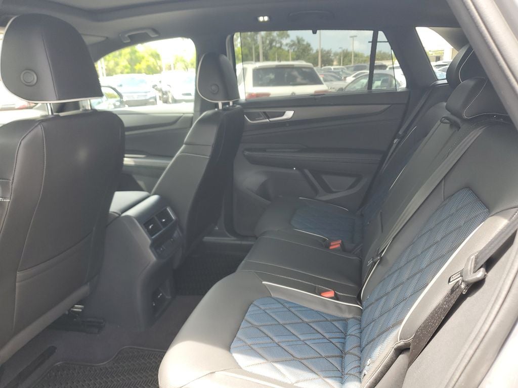 2024 Volkswagen Atlas Cross Sport 2.0T SEL Premium R-Line