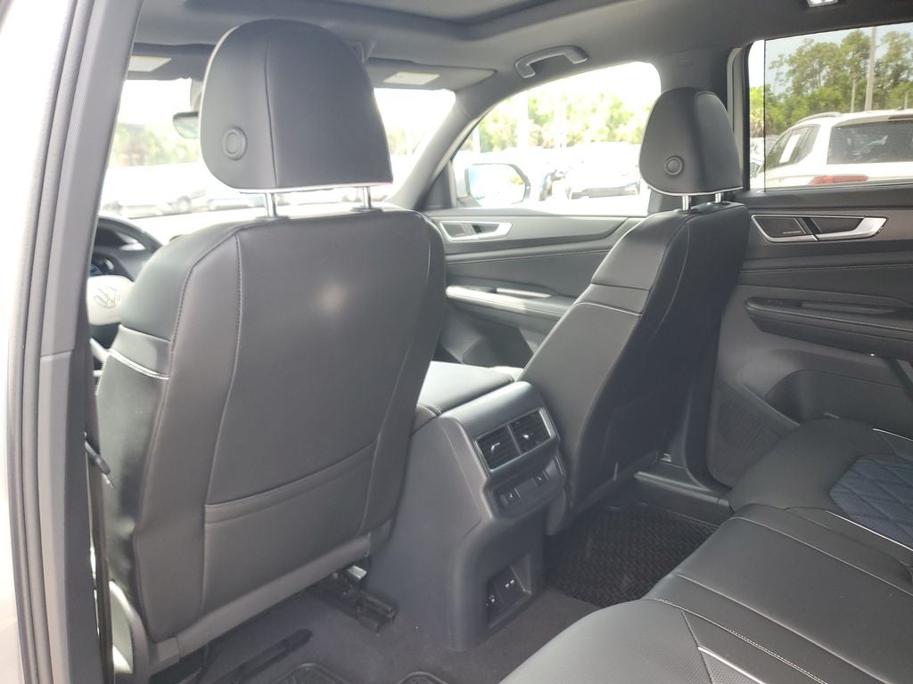 2024 Volkswagen Atlas Cross Sport 2.0T SEL Premium R-Line