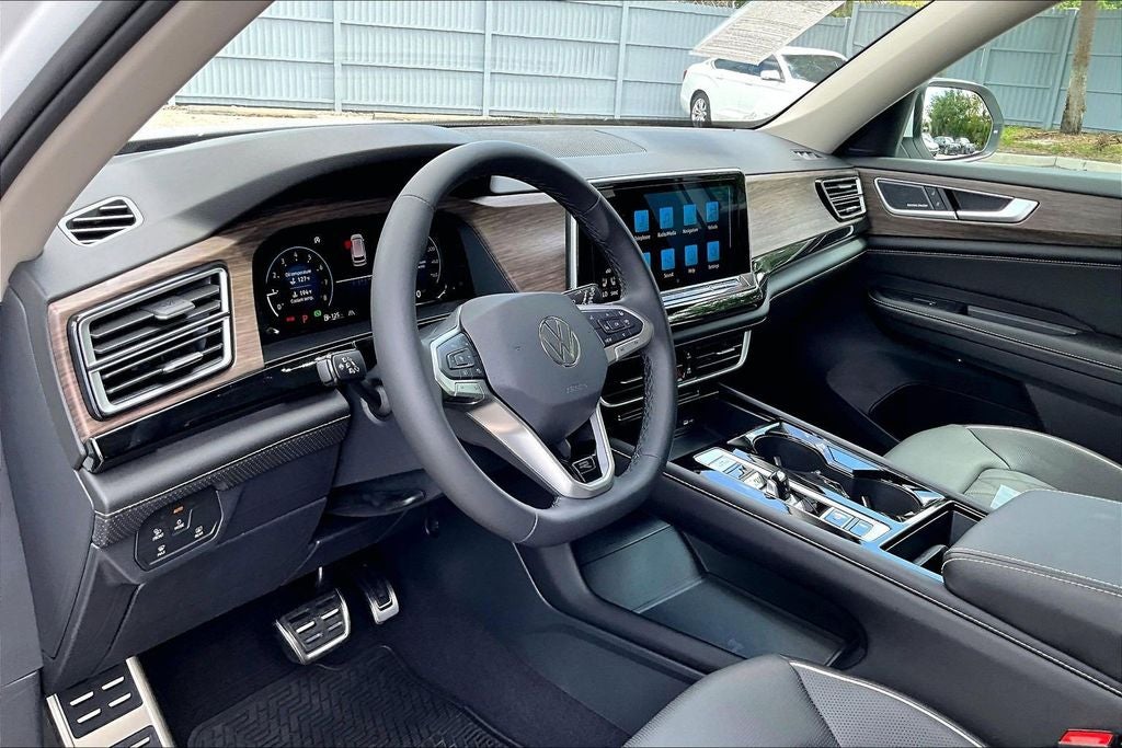 2026 Volkswagen Atlas 2.0T SEL Premium R-Line