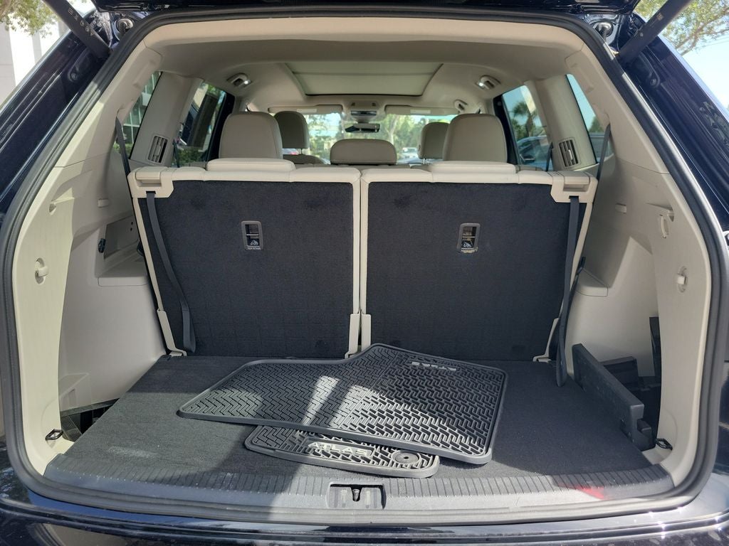 2024 Volkswagen Atlas 2.0T SEL Premium R-Line