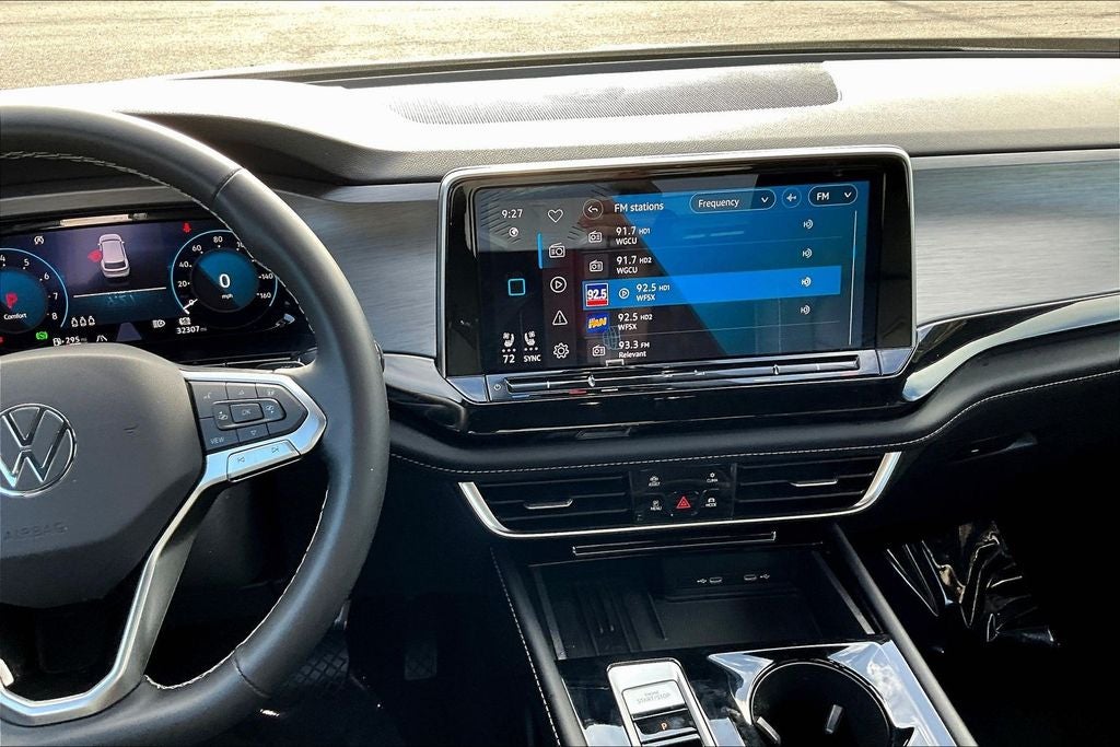 2025 Volkswagen Atlas Cross Sport 2.0T SE w/Technology