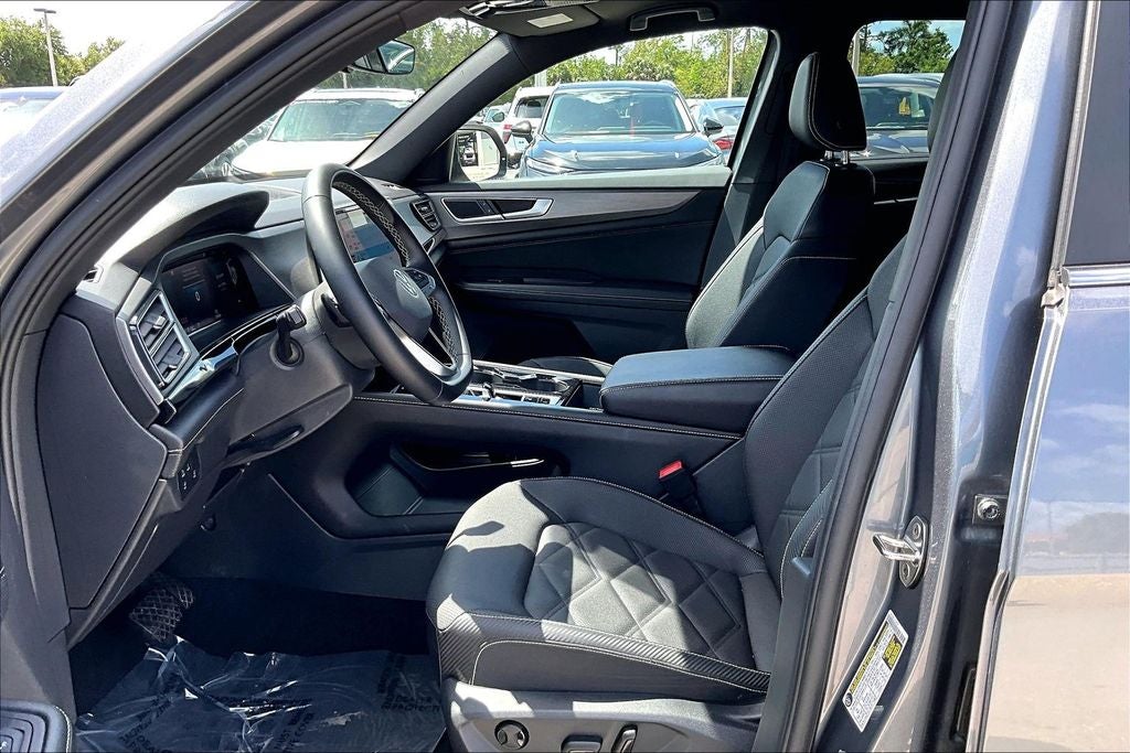 2025 Volkswagen Atlas Cross Sport 2.0T SE w/Technology