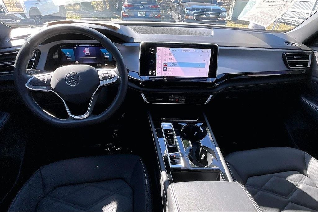 2024 Volkswagen Atlas Cross Sport 2.0T SE w/Technology