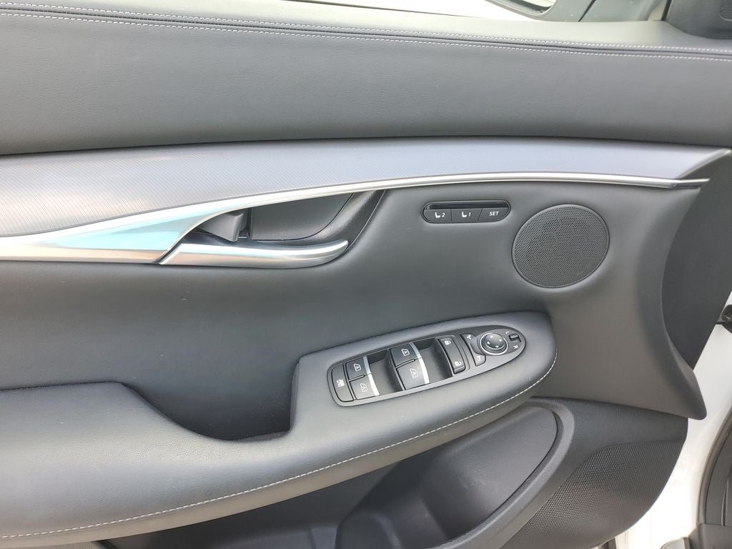 2025 INFINITI QX50 LUXE