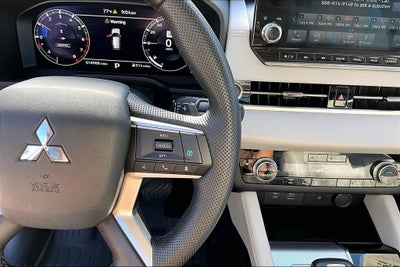 2023 Mitsubishi Outlander SEL
