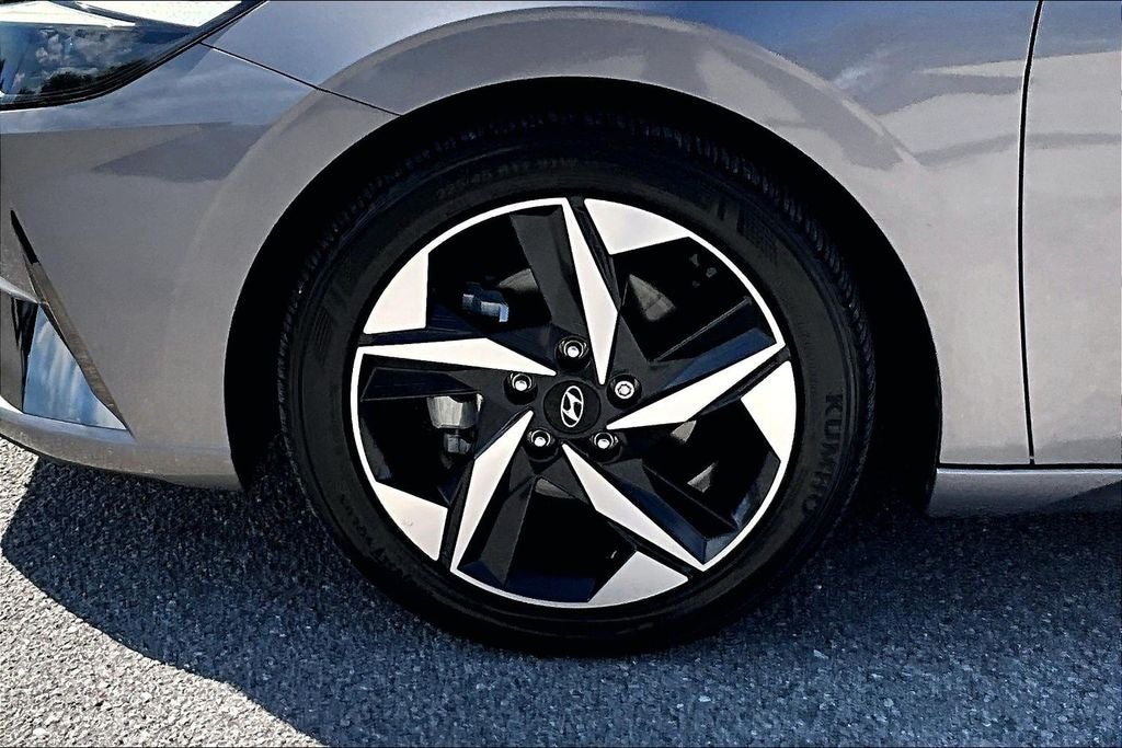 2022 Hyundai Elantra Limited
