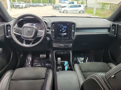 2021 Volvo XC40 R-Design