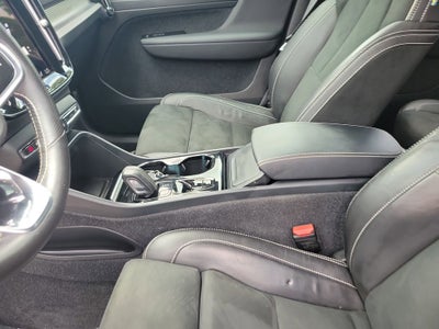 2021 Volvo XC40 R-Design
