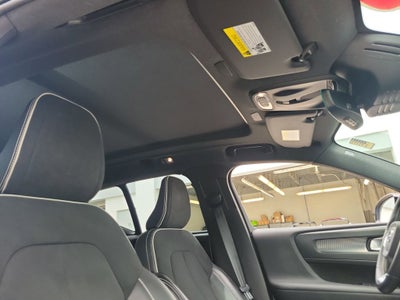 2021 Volvo XC40 R-Design