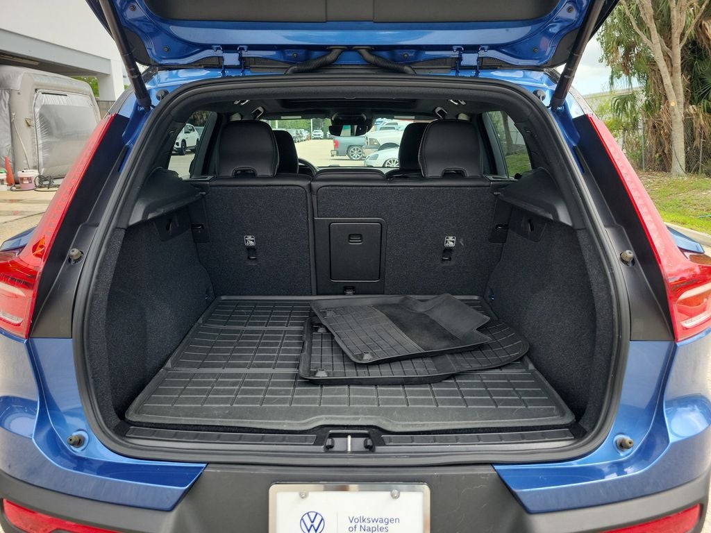 2021 Volvo XC40 R-Design