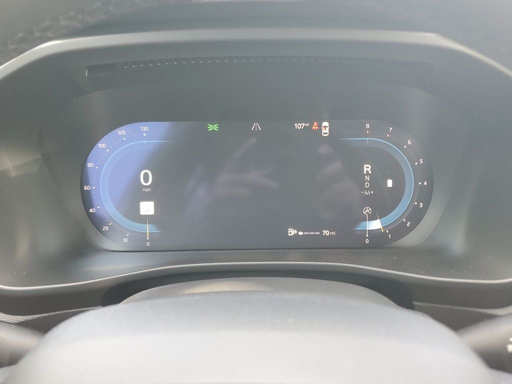 2025 Volvo XC40 B5 Ultra Bright Theme