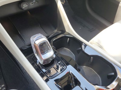 2025 Volvo XC40 B5 Ultra Bright Theme