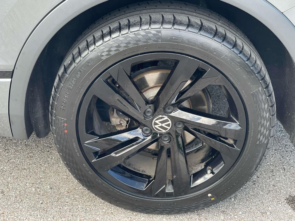 2023 Volkswagen Tiguan SE R-Line Black