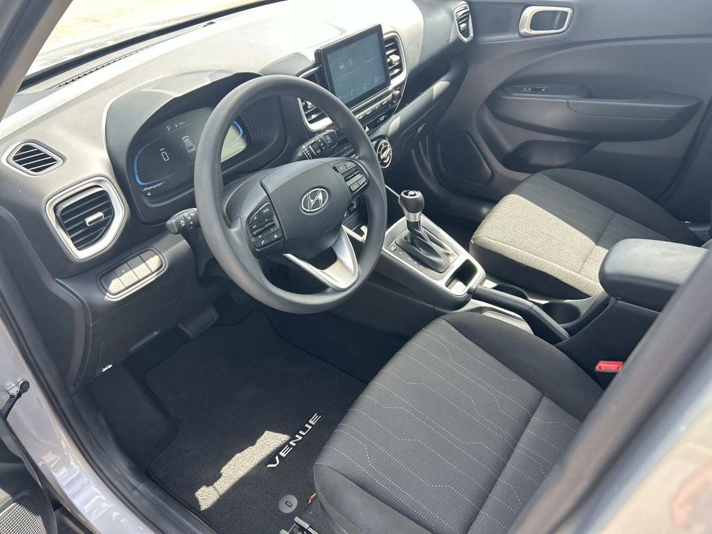 2025 Hyundai Venue SE