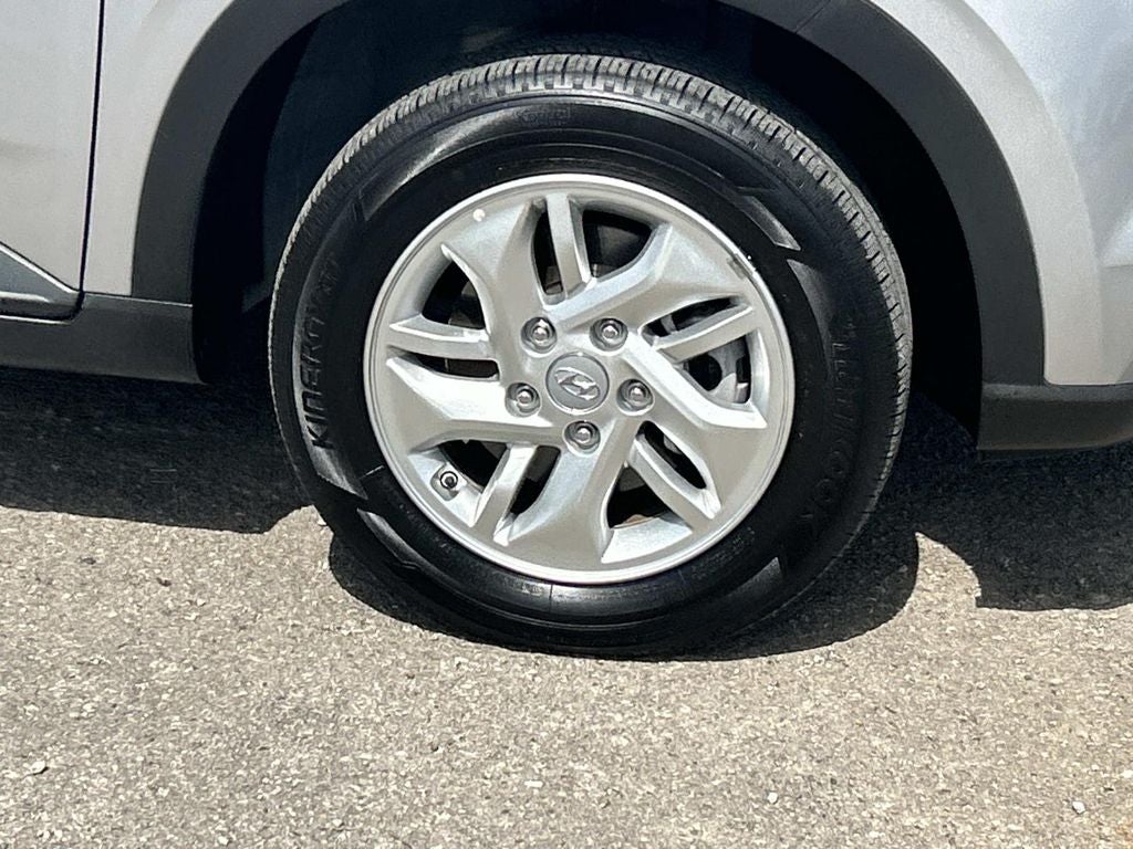 2025 Hyundai Venue SE